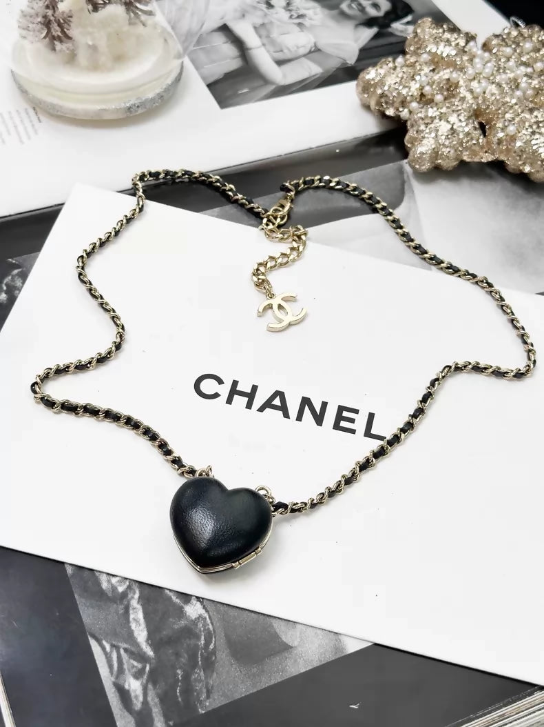 Chanel 22K black and gold heart-shaped lambskin chain necklace