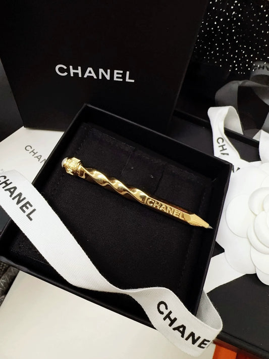 Chanel 25K gold spiral pearl button pencil brooch