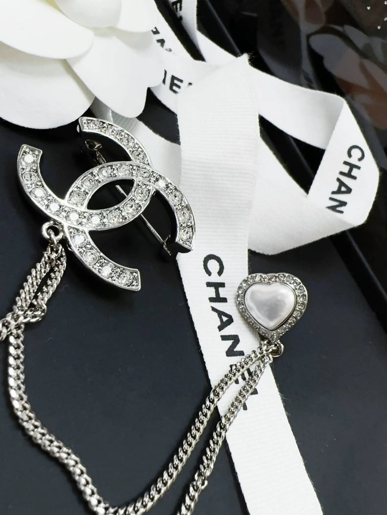 Chanel 23B Double C Logo Diamond Chain Heart Brooch