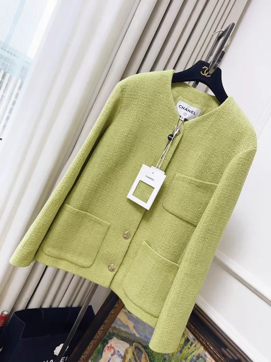 Chanel 20K light Green Tweed Jacket with Gold Buttons