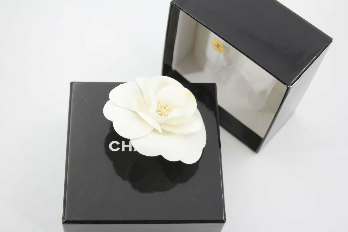 Chanel Vintage 81-85 White Silk Camellia Brooch