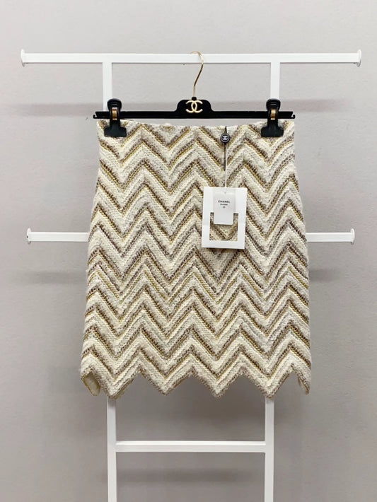 Chanel 18A ecru tweed skirt