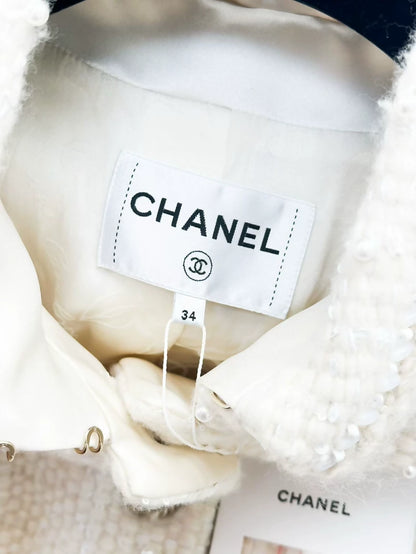 Chanel 18A ecru tweed dress/jacket