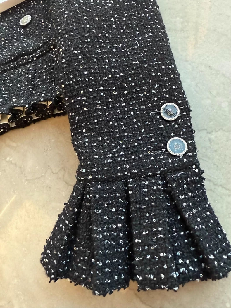 Chanel 25A Black tweed Wool Sequinned Jacket