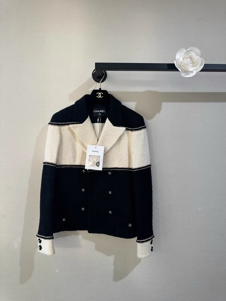 Chanel 20A Black and White Wool jacket