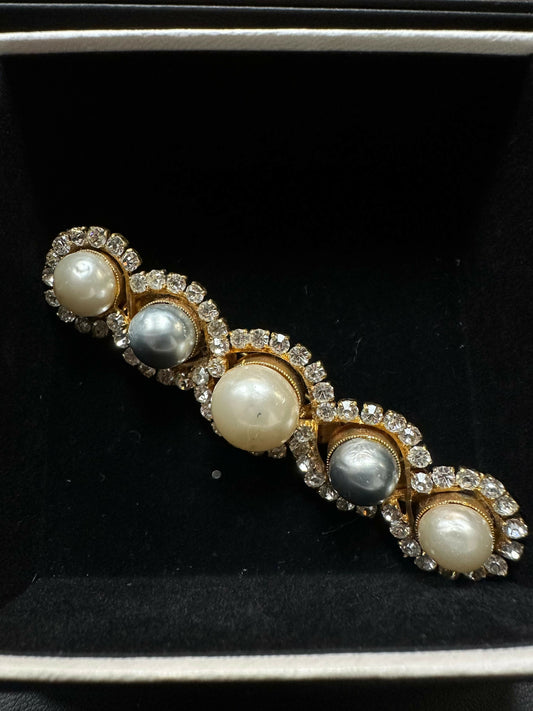 Chanel Vintage 71-80 Rhinestone & Imitation Pearls Gray White Brooch