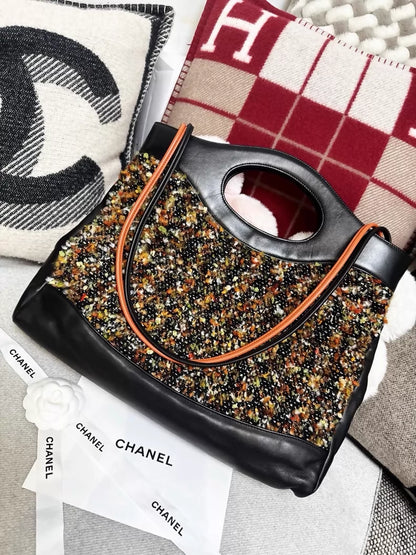 Chanel 18k limited edition 31 bag, black and gold tweed leather large tote bag with gold hardwre