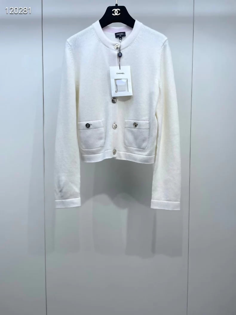 Chanel 25B ecru Cardigan