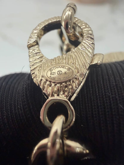 Chanel 21K fine pearl heart-shaped choker necklace