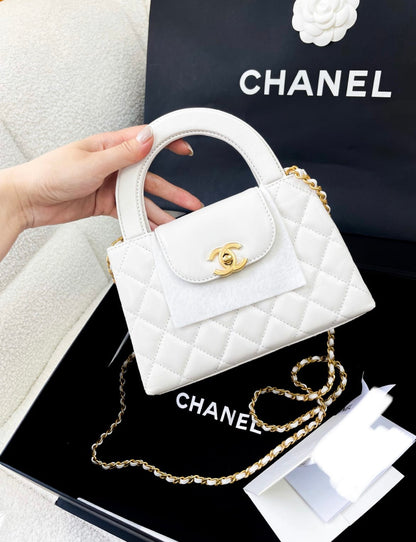 CHANEL Chanel 23K white Kelly bag - Small Crossbody Bag - Vintage fashion from Wararni