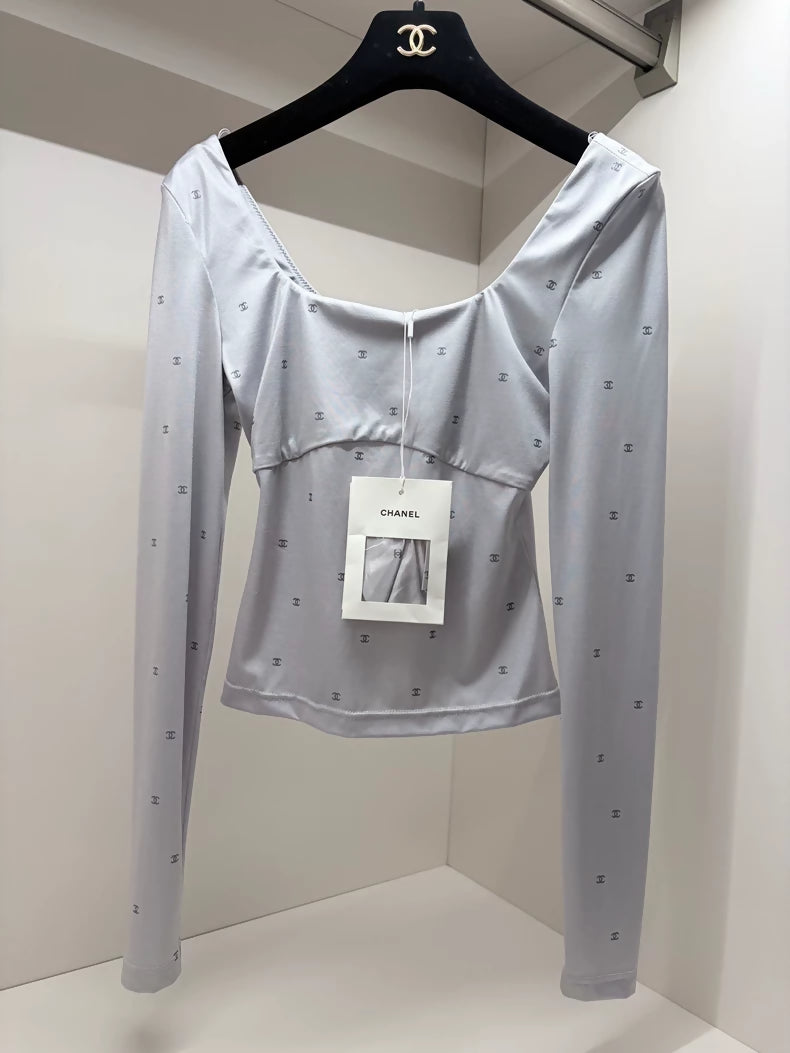 Chanel 24M cc logo grey top
