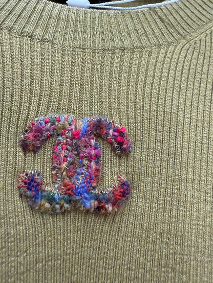 Chanel 22k olive green knit top