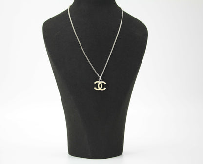 Chanel Vintage 07V Enamel Classic White CC Light Gold Necklace