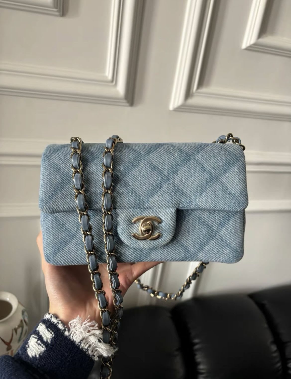 Chanel 22 denim small cf