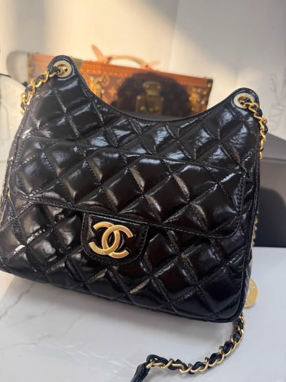 Chanel 23C black calfskin chain bag