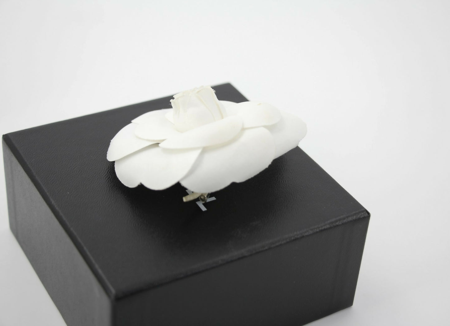 Chanel Vintage 81-85 White Silk Camellia Brooch
