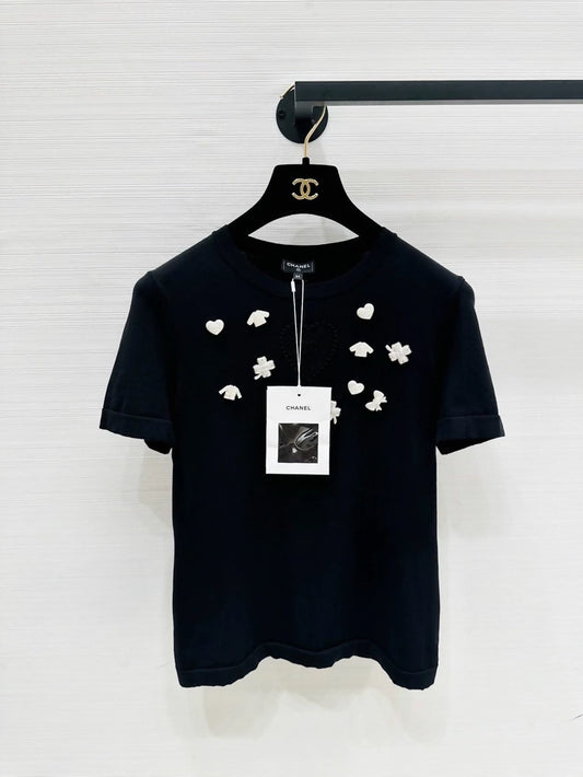 Chanel 25B black and white multi-charms T-shirt