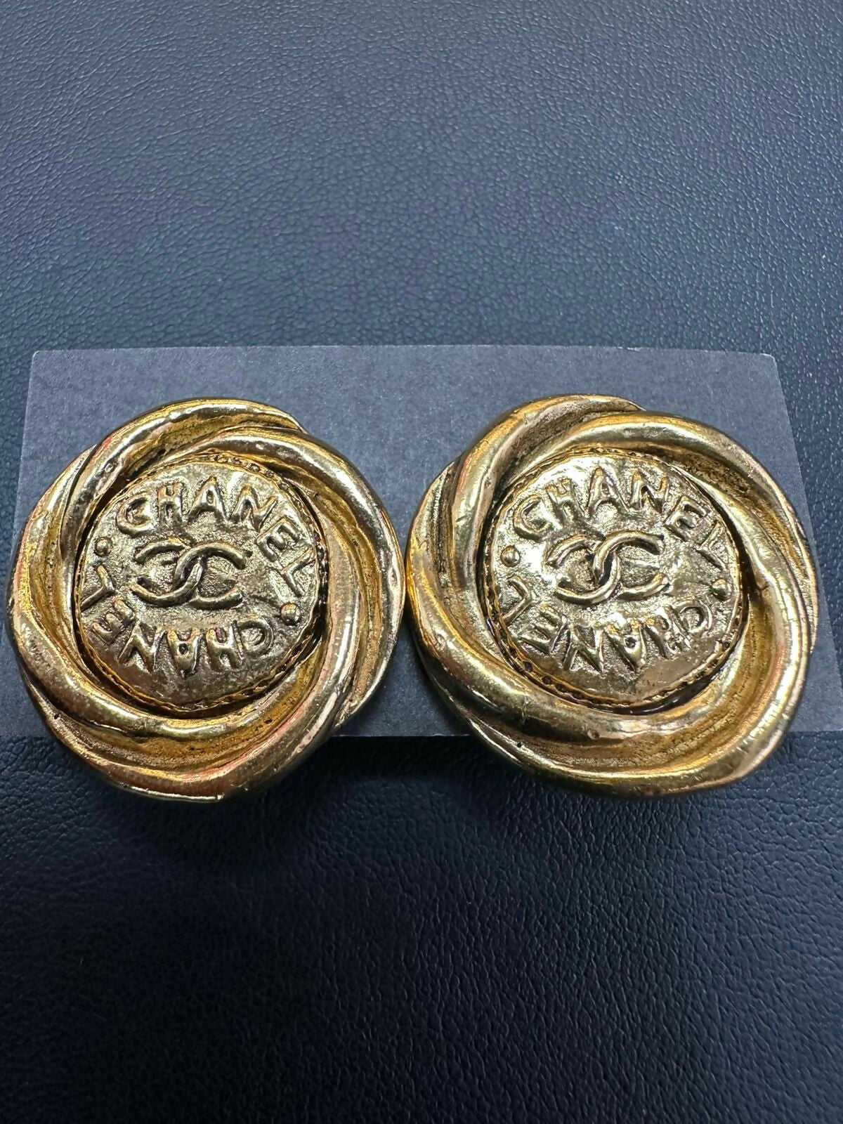 Chanel Vintage 86 Gold-plated Twisted Double Chanel Round Clip-on Earrings