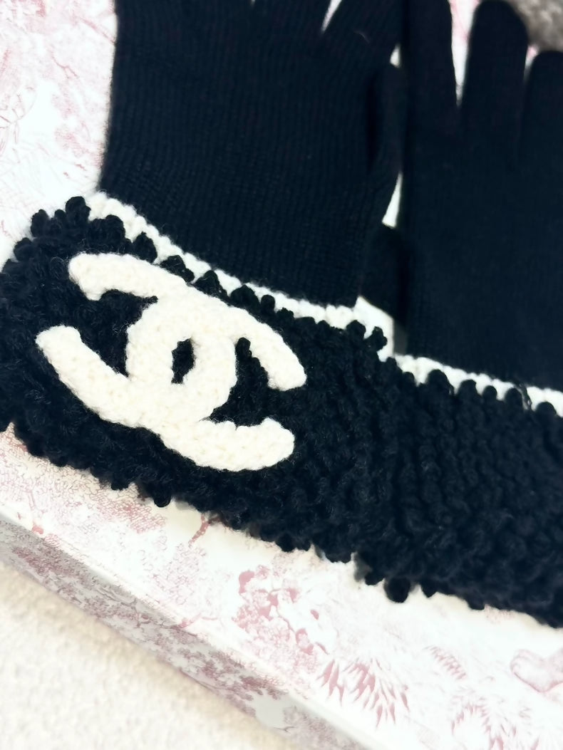 Chanel 24K black cashmere gloves