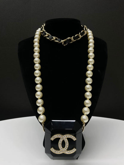 Chanel 21B Pearl Black Headphone Bag necklace
