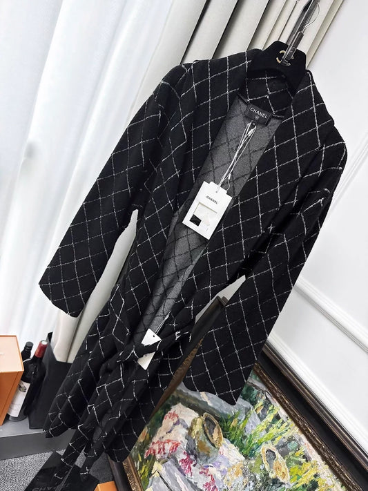 Chanel 25m black quilted bathrobe-style jacket with belt