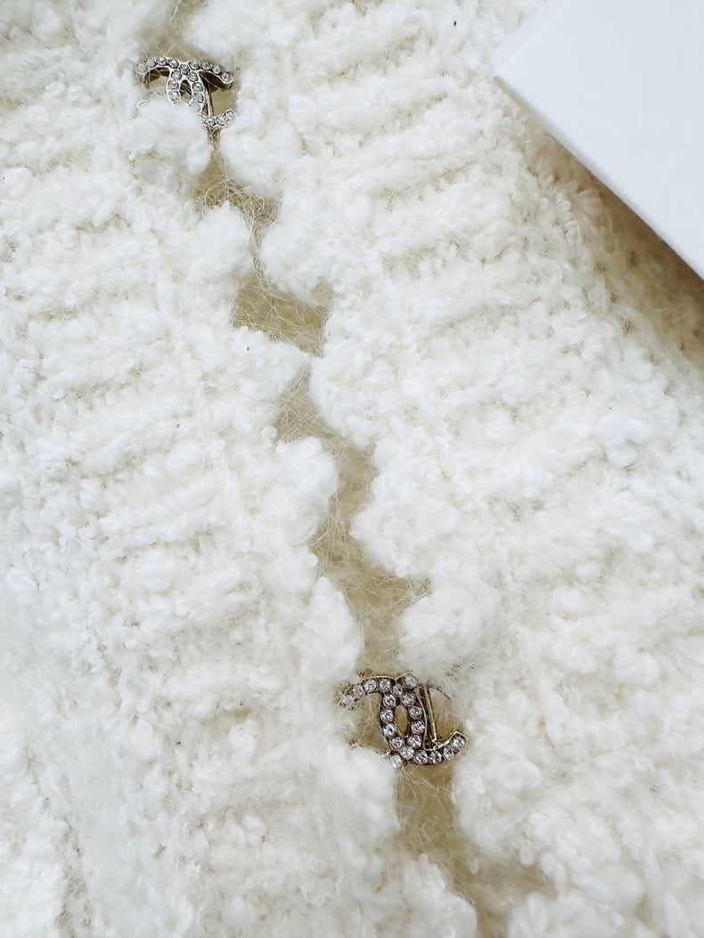 Chanel 25B beige knit set