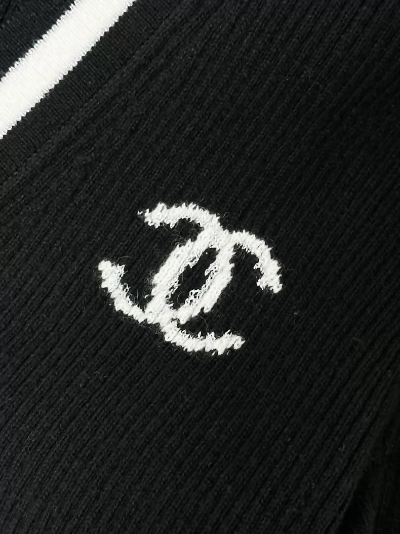 Chanel 22B Black Striped Cashmere cardigan