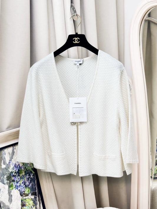 Chanel 25P white cape-style knit cardigan
