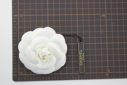 Chanel Vintage 81-85 White Silk Camellia Brooch
