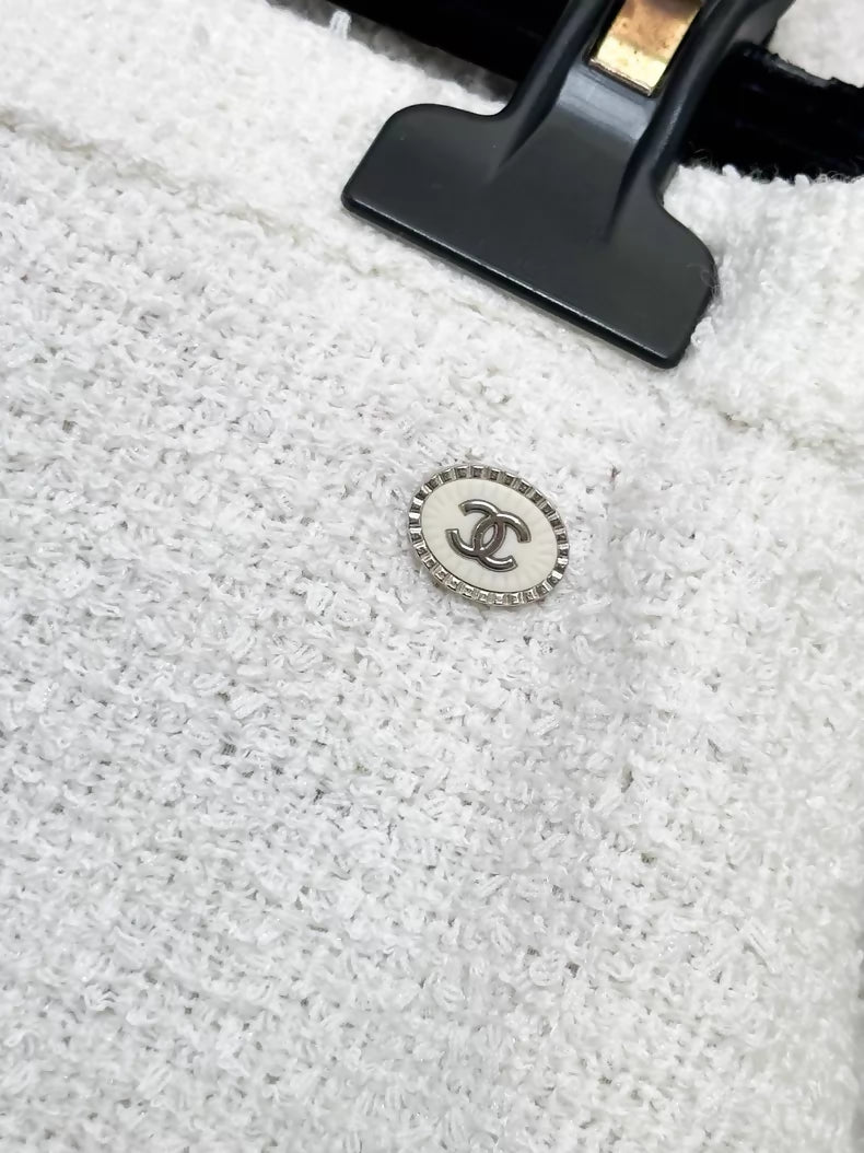 Chanel 20C off-white mini skirt