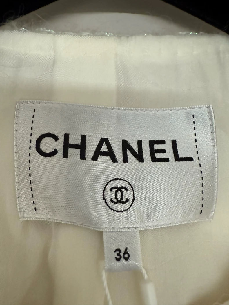 Chanel 21A écru jacket