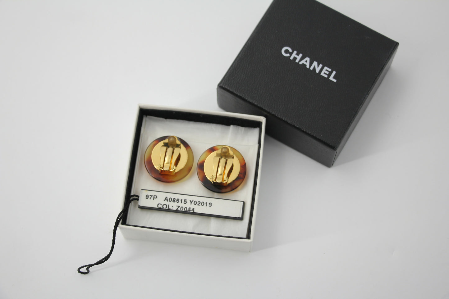 Chanel Vintage 97P Tortoiseshell Round Brown Earrings