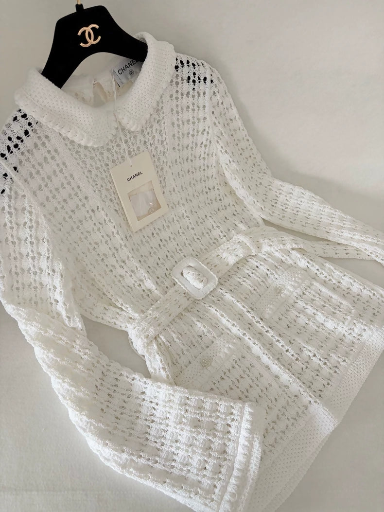 Chanel 26C White Knit Collar with Belt Top