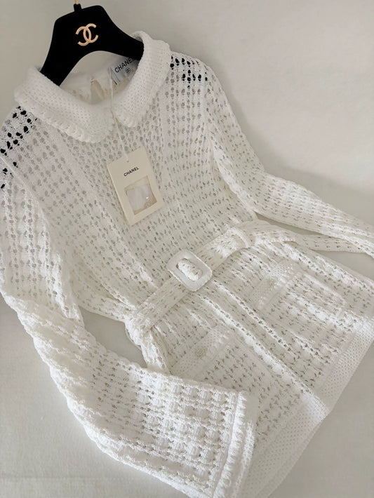Chanel 26C White Knit Collar with Belt Top