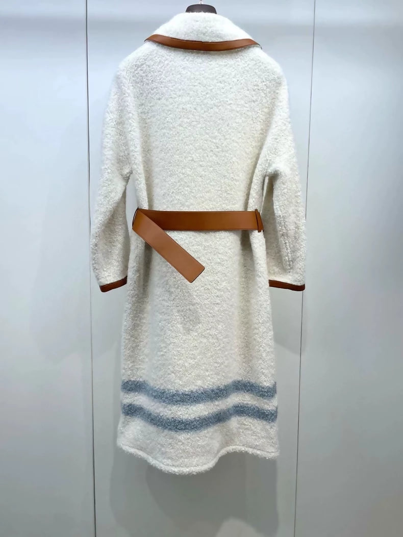 Loropiana wool coat with leather belt