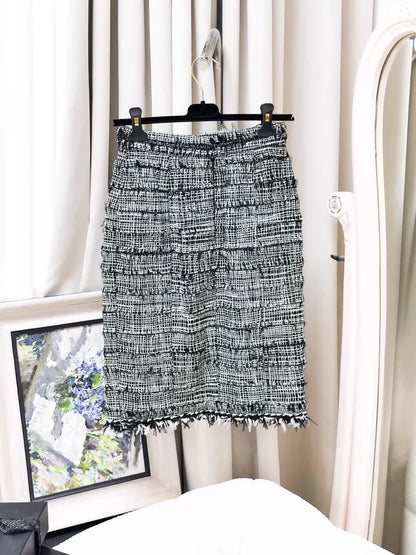 Chanel 2011 black and white feather tweed skirt