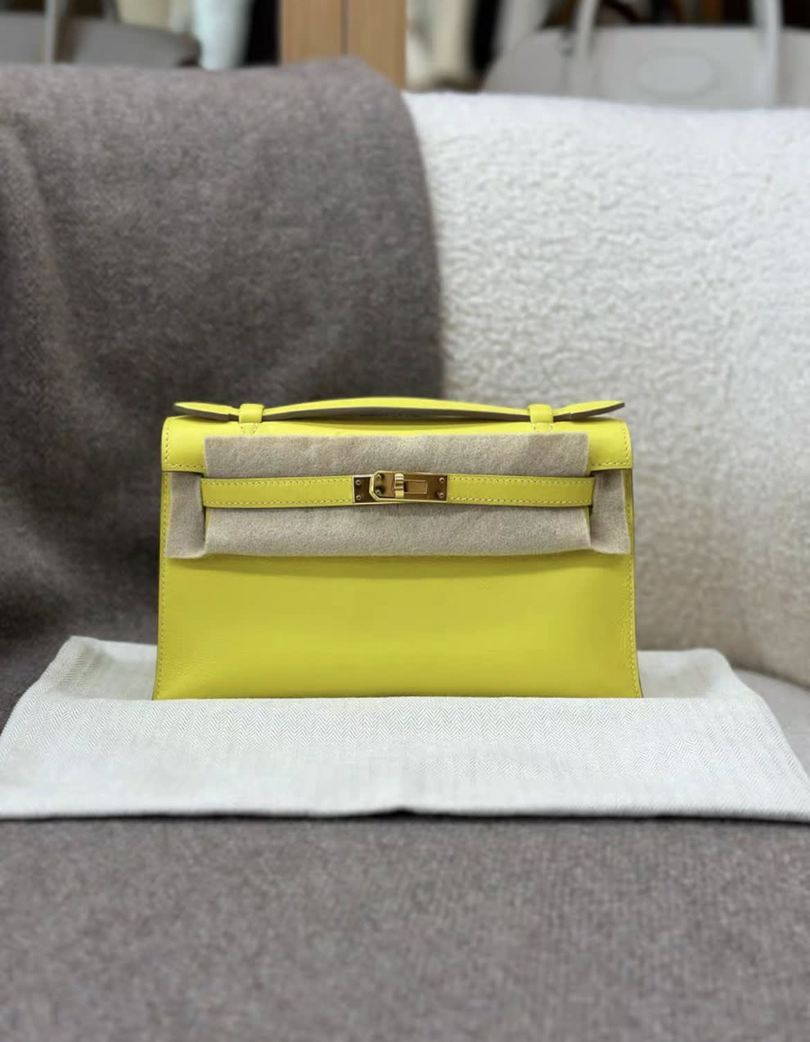 Hermès Hermès Kelly Pochette Lime Swift Gold Hardware - Pochette size Clutch Bag - Used fashion item from Wararni