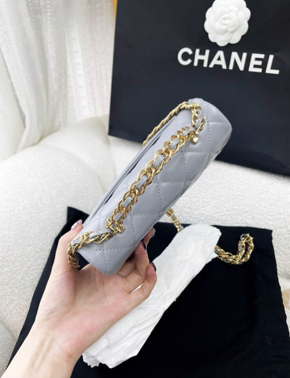 Chanel 23AW gray leather chain bag