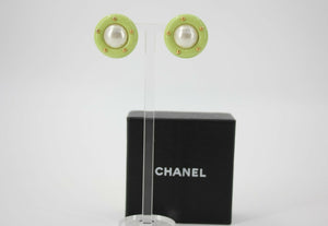 Chanel Vintage 96C Imitation Pearl Resin Light Green Round Clip-on Earrings