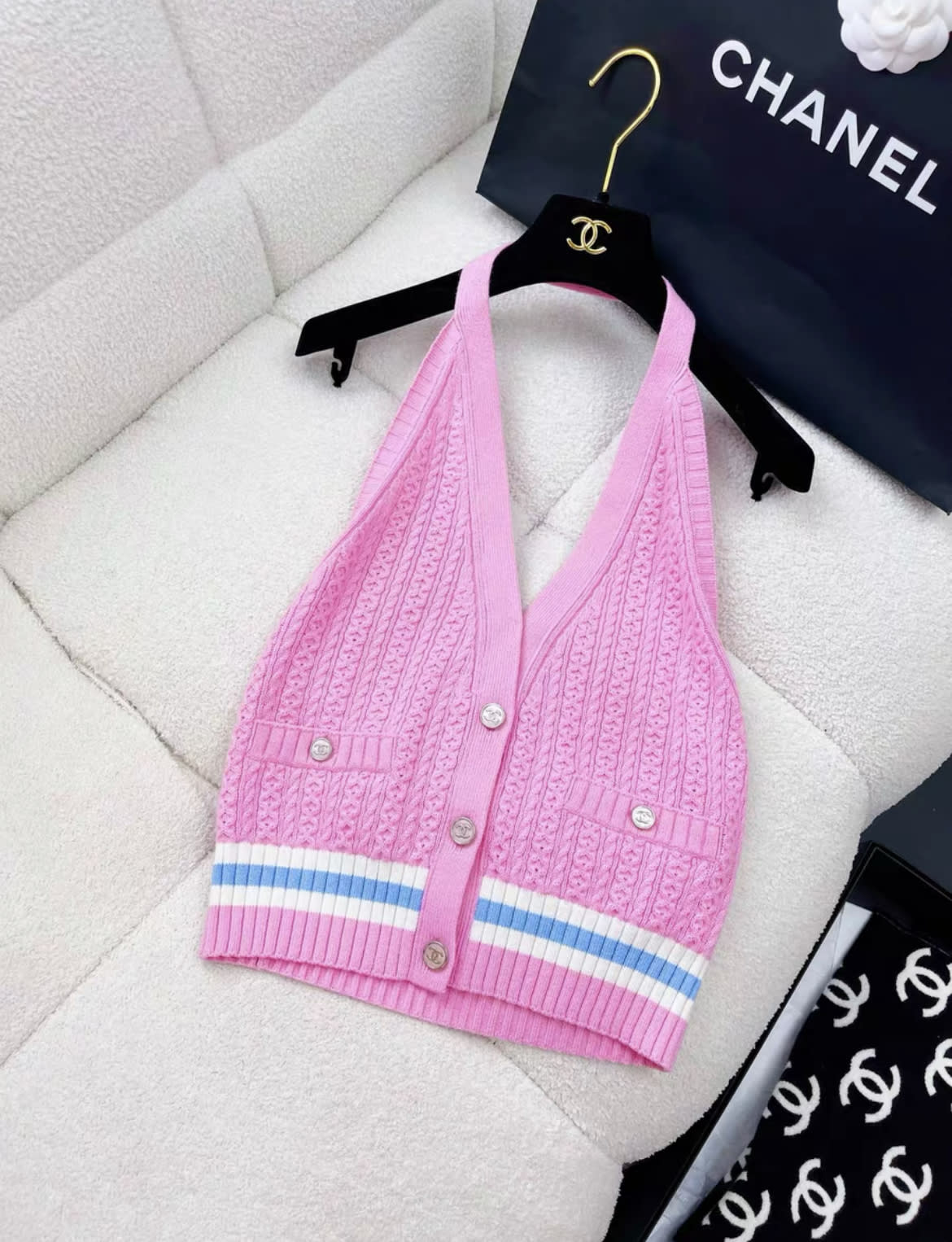 CHANEL Chanel 23P pink knitted top - Medium Top - Secondhand luxury from Wararni