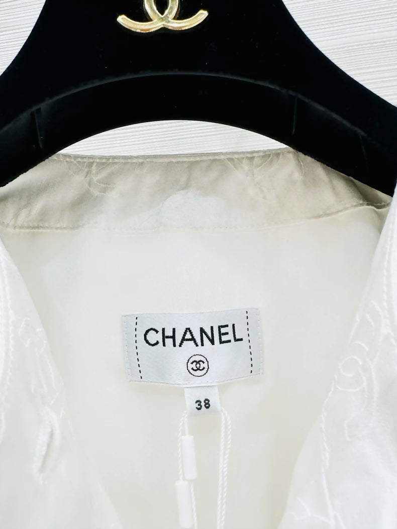 Chanel 25a ecru cardigan