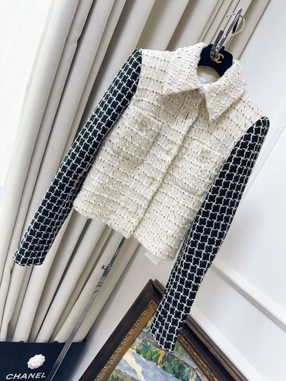 Chanel 17A ecru/black tweed jacket