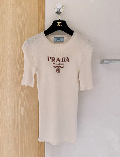 PRADA Prada beige logo top  size 38 - Medium Top - Vintage fashion from Wararni