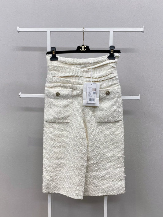 Chanel 21s white tweed trousers